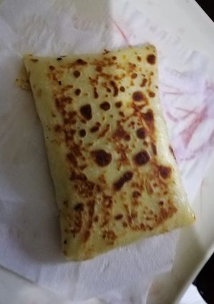 A picture of Chicken tikka crepes.