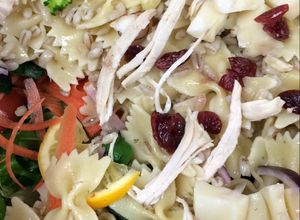 Una foto de Ensalada de pasta italiana fría