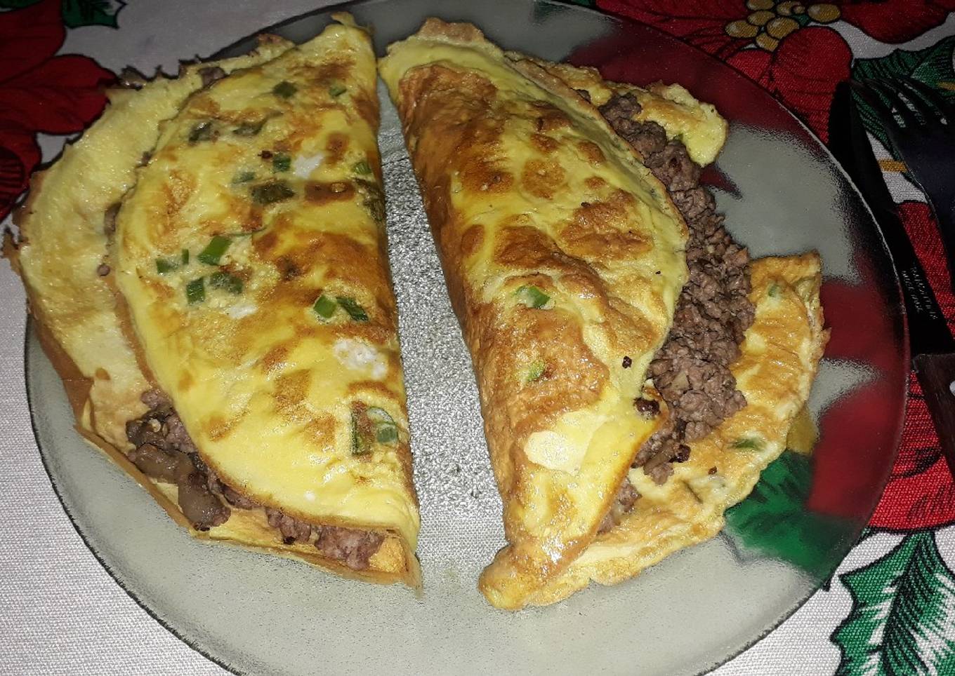 Omelletes con relleno de carne molida magra y berenjenas 馃崋