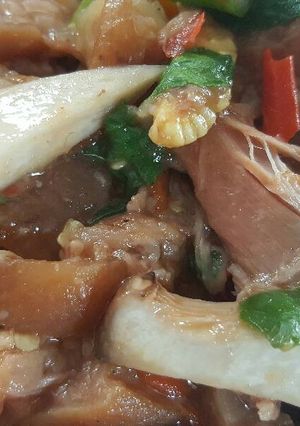 รูปของ กระเพราขาหมู