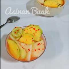 A picture of Asinan Buah.