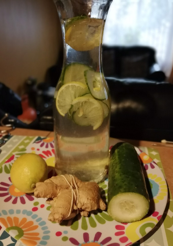 Una foto de Agua para desintoxicar con sabor