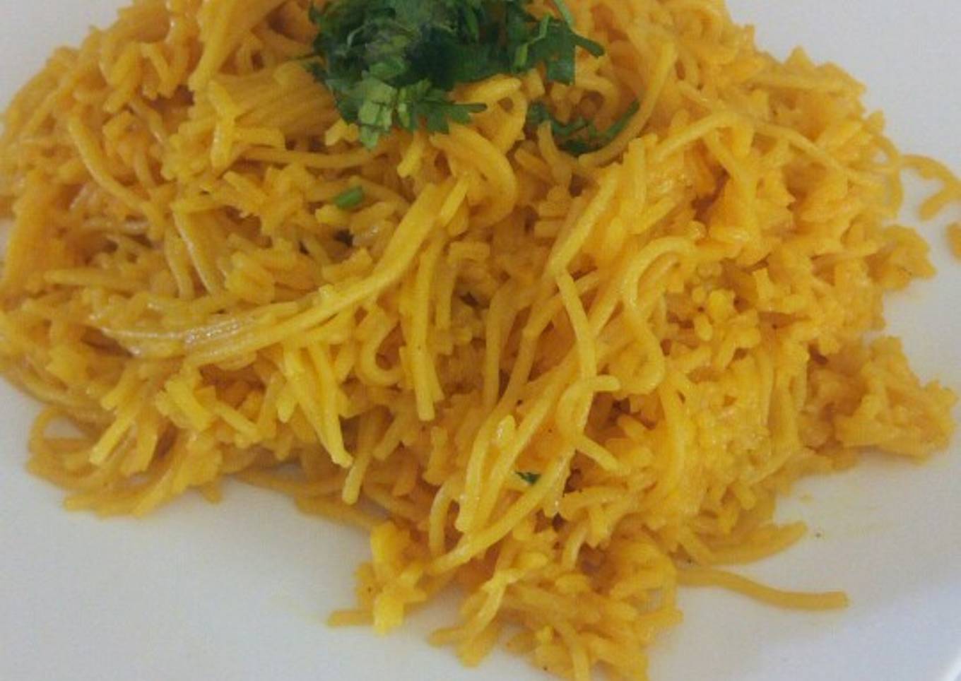 Tumeric rice with spaghetti