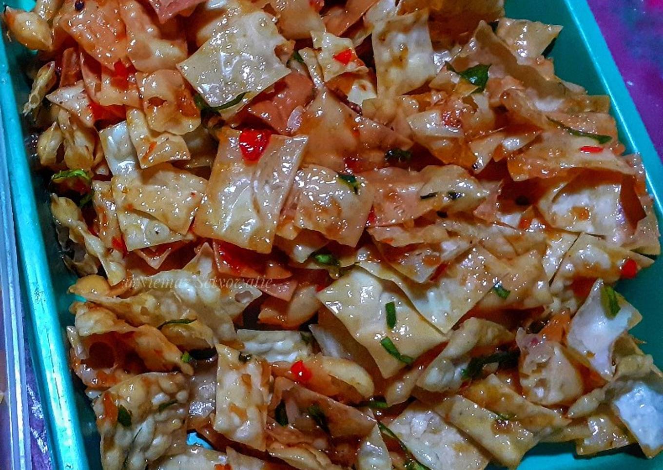 Keripik Pangsit Pedass Manis