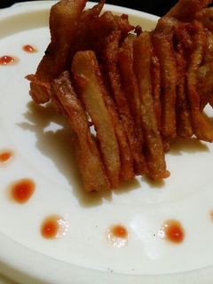 आलू फ्रेंच फ्राइज (Aloo french fries recipe in Hindi) रेसिपी मुख्य फोटो