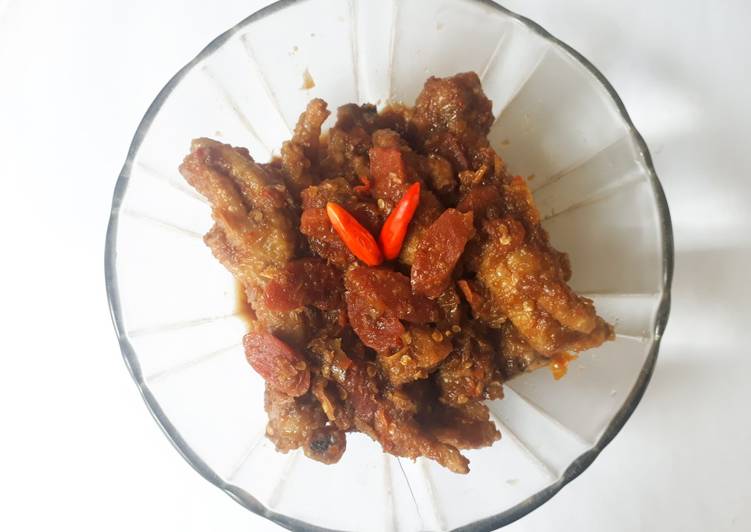 Ceker pedas kecap gembung