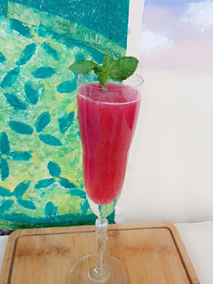 A picture of Pomegranate Juice.