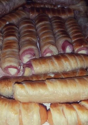 O poză a rețetei Foietaj cu șuncă, cârnați și crenvurști.