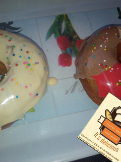 A picture of Glaze Doughnut.