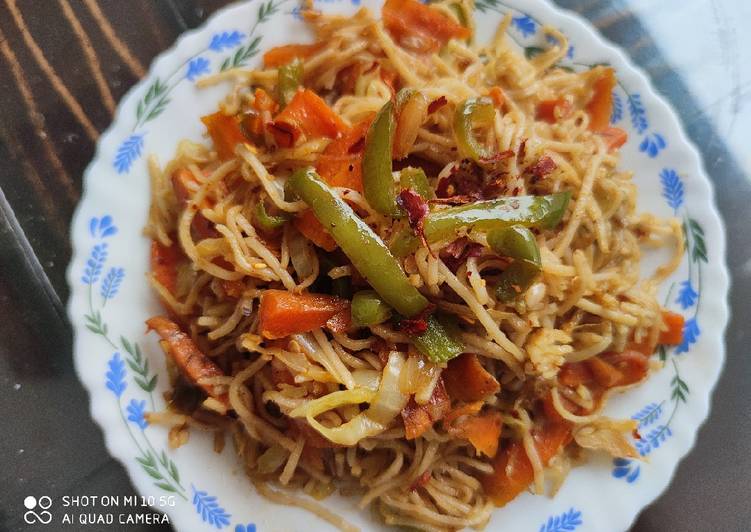 Steps to Prepare Ultimate Veg Red Chilli Hakka Noodles