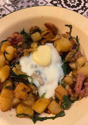 Una foto de Espinacas con papas y chorizo