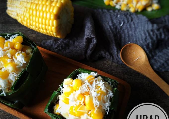 Urap Jagung With Takir Anyaman Pandan