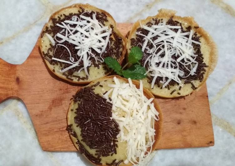 Langkah Mudah untuk Membuat Martabak Mini Chocolate &amp; Cheese Anti Gagal