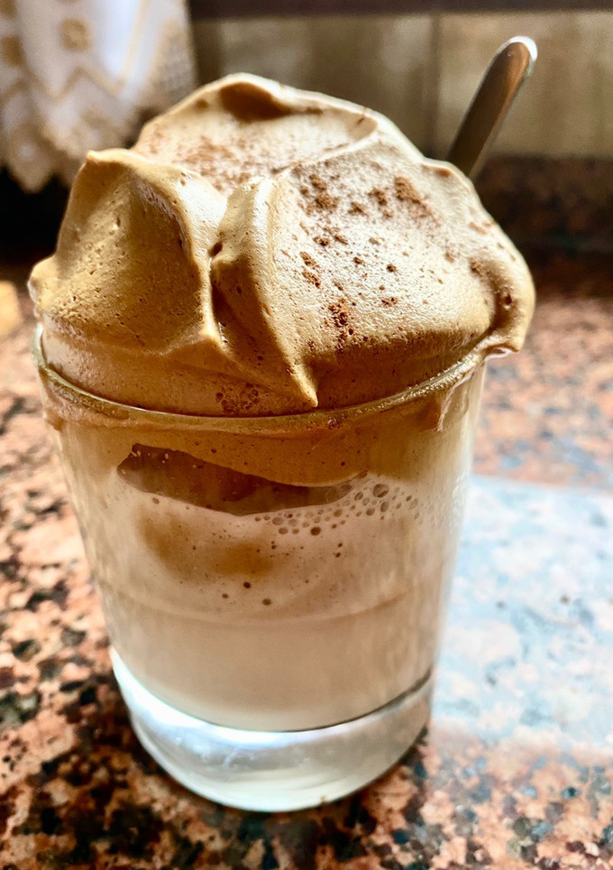 Una foto de Café Dalgona