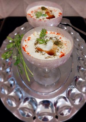 A picture of Chatpate Dahi Aloo.