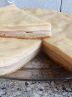Una foto de Torta de fiambre batida 🥧