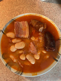 Una foto de Fabada asturiana