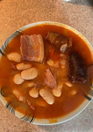 Una foto de Fabada asturiana
