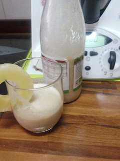 Una foto de Batido de piña y coco con thermomix