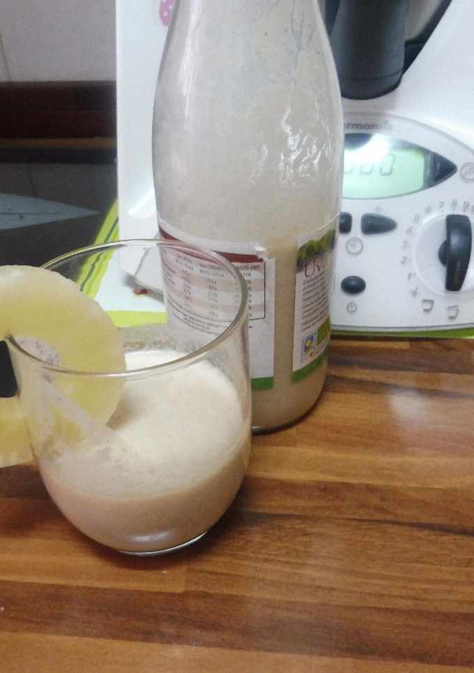 Una foto de Batido de piña y coco con thermomix