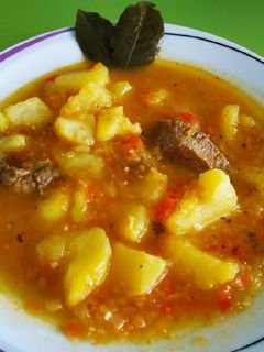 Una foto de Patatas guisadas con carne
