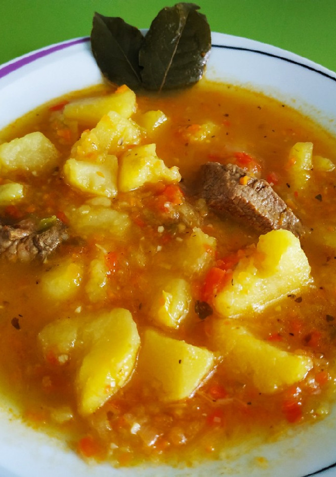 Una foto de Patatas guisadas con carne
