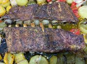 Una foto de costillas al romero