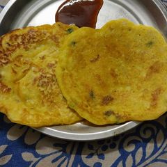 A picture of Moong daal chilla.