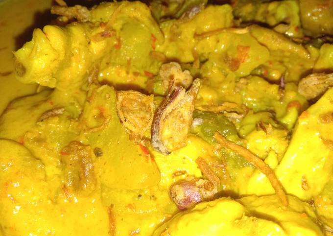 Gulai ayam padang yummy..