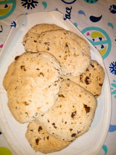 Una foto de Galletas de avena y pasas de uva rùsticas 👏 👏 👏