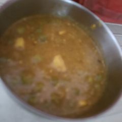 A picture of Matar paneer.