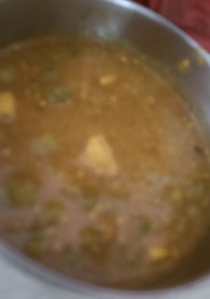 A picture of Matar paneer.