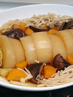 菇菇白菜燉蘿蔔(素食可) 的食譜成品照片
