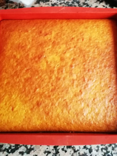 Una foto de Bizcocho con naranja