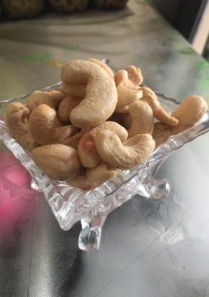 સોલટેડ ફા્ય કાજુ(Solted Fry cashew Recipe in Gujarati) રેસીપી મુખ્ય ફોટો