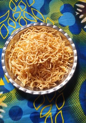 રતલામી સેવ (Ratlami Sev Recipe In Gujarati) રેસીપી મુખ્ય ફોટો