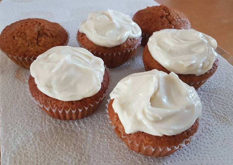 Vanilla Cupcakes with Cream Cheese frosting