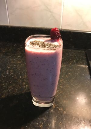 Una foto de Batido de moras y banano
