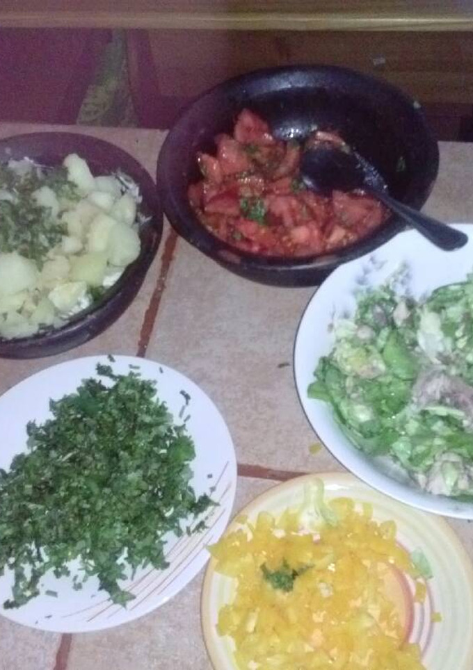 Una foto de Ensalada surtida con jurel