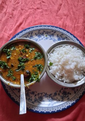 A picture of Lauki Chana dal (no onion no garlic).