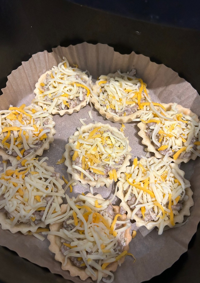 Una foto de Tartaletas de carne picada y queso