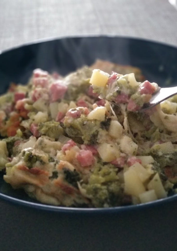 Una foto de Patatas con Brócoli gratinado