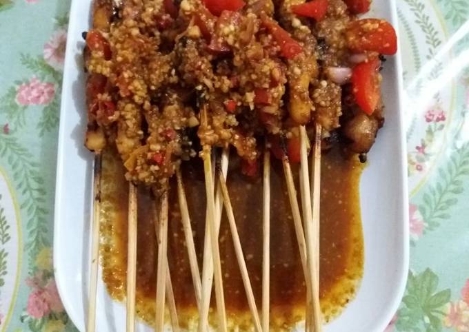 Bagaimana Menyiapkan Sate Ayam Sambal Kacang, Enak