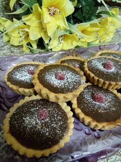 صورة لوصفة ميني تارت بجناش شوكولاتة وكراميل