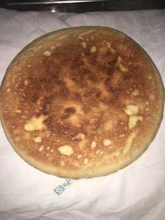 Una foto de Pan marroquí en la sartén relleno de carne picada