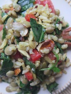 Una foto de Ensalada Fría de Lentejas y Arroz Integral