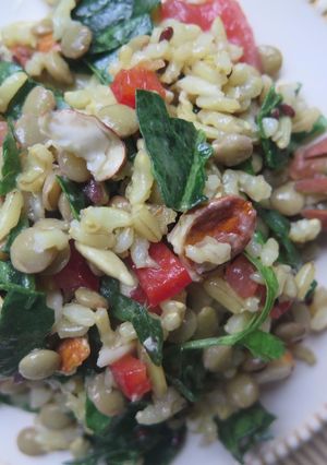 Una foto de Ensalada Fría de Lentejas y Arroz Integral