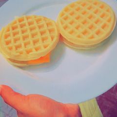 A picture of Yummy Waffle Sandwiches 🧇.