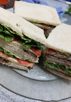 Una foto de Sándwiches de ternera 👈🥳 | Paso a paso 🥪🥩 Clásico argentino