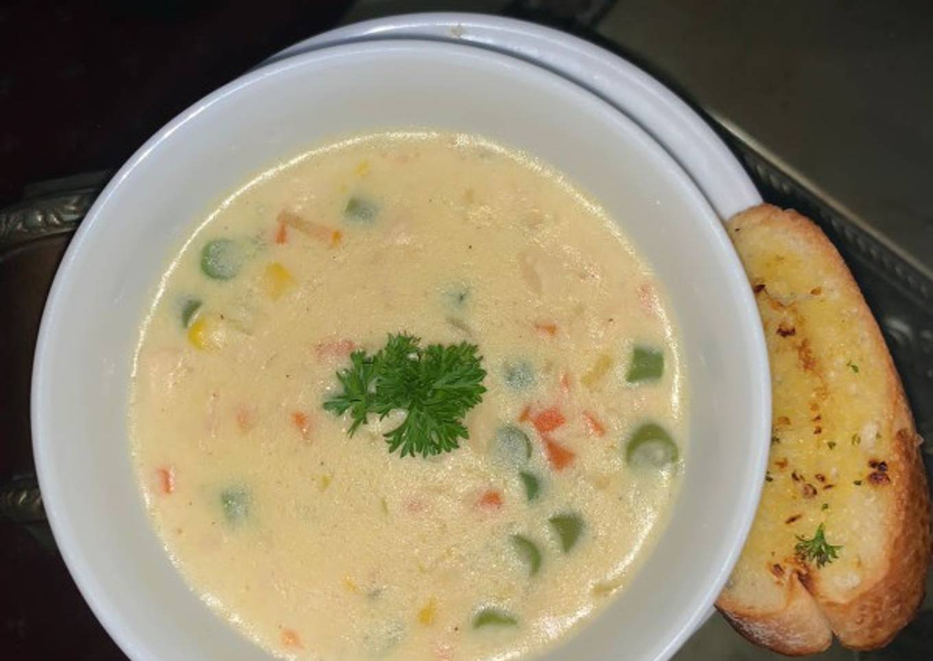 Chicken and Vegetable of cream soup